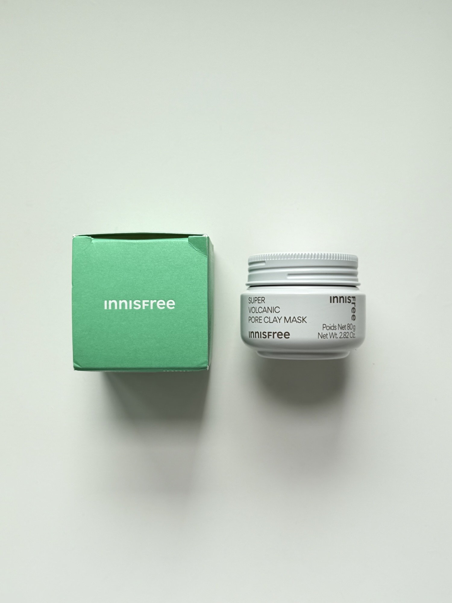 Innisfree Super Volcanic Pore Clay Mask box and jar before opening