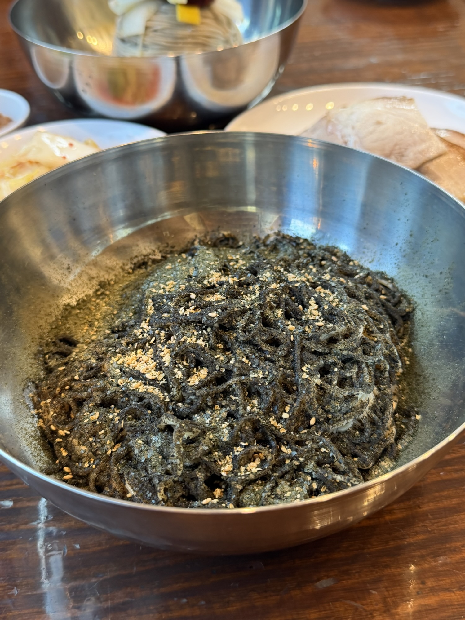 Perilla oil makguksu covered with roasted seaweed and sesame at Gogiri Makguksu