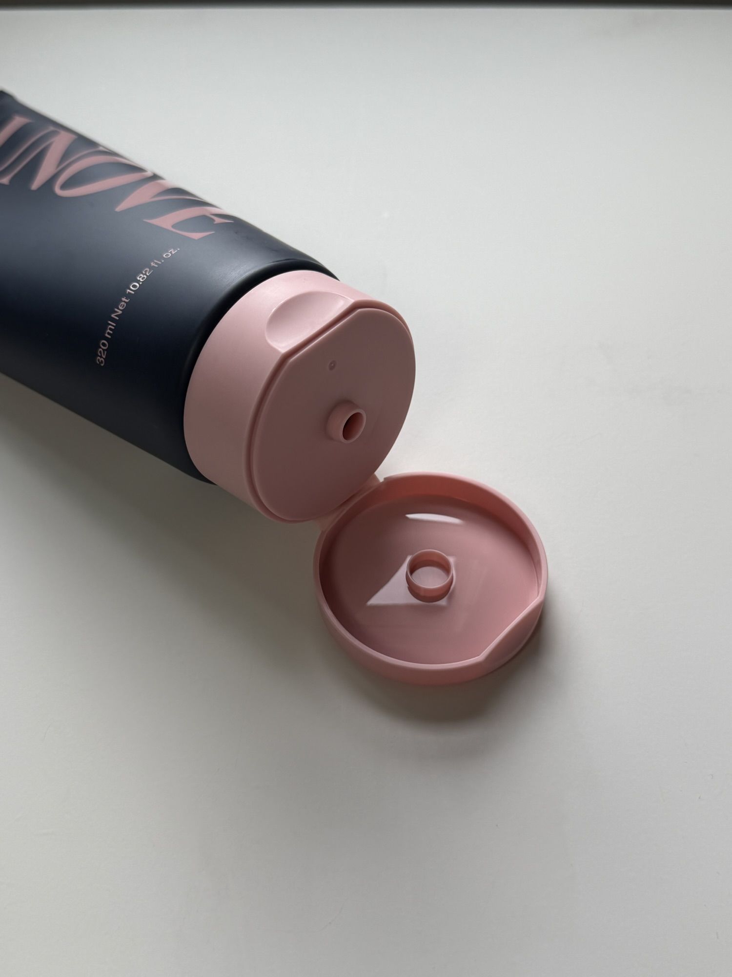 UNOVE Deep Damage Repair Hair Mask tube cap and opening