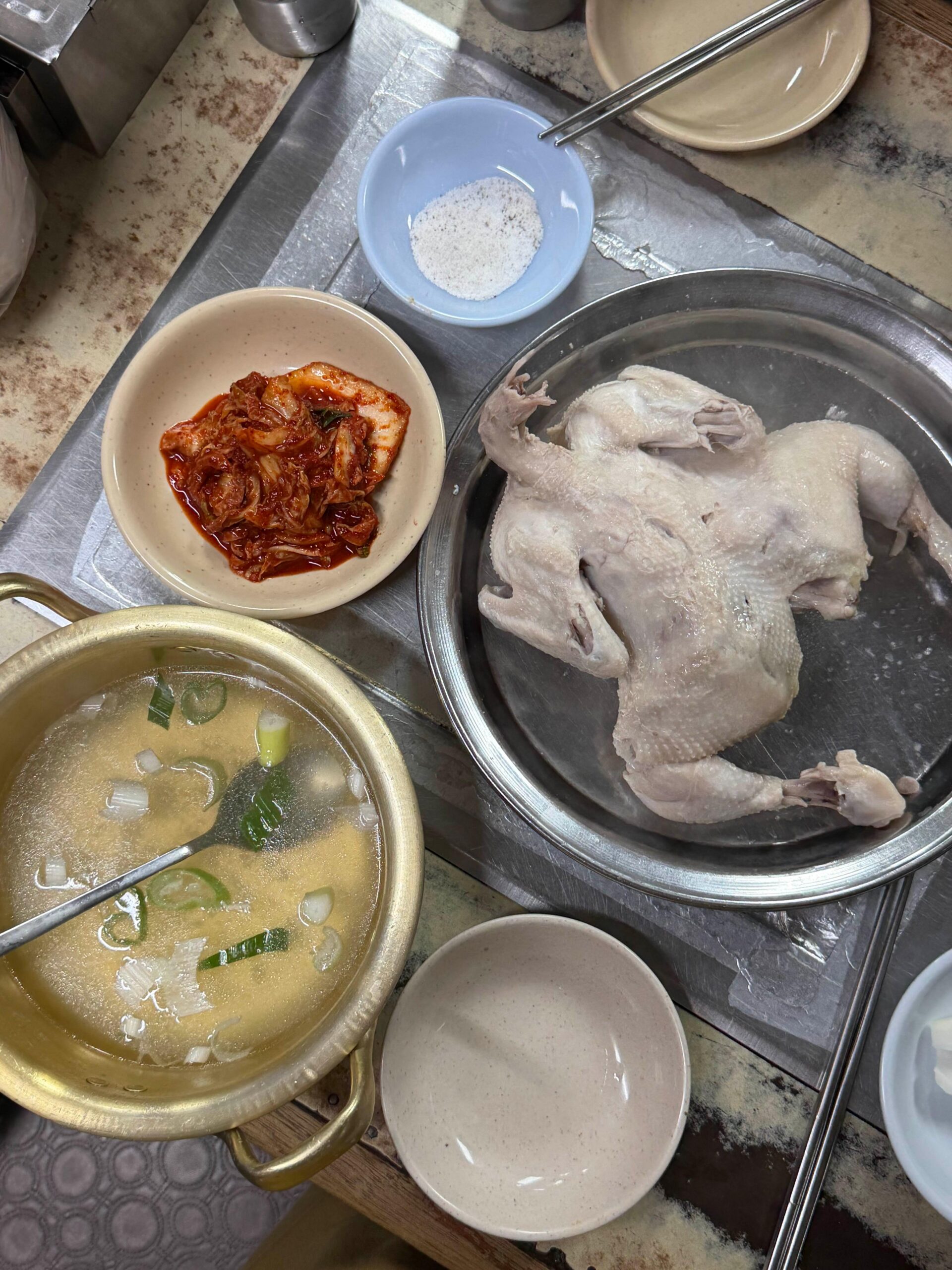 Sarangbang Kalguksu chicken baeksuk and kalguksu review thumbnail