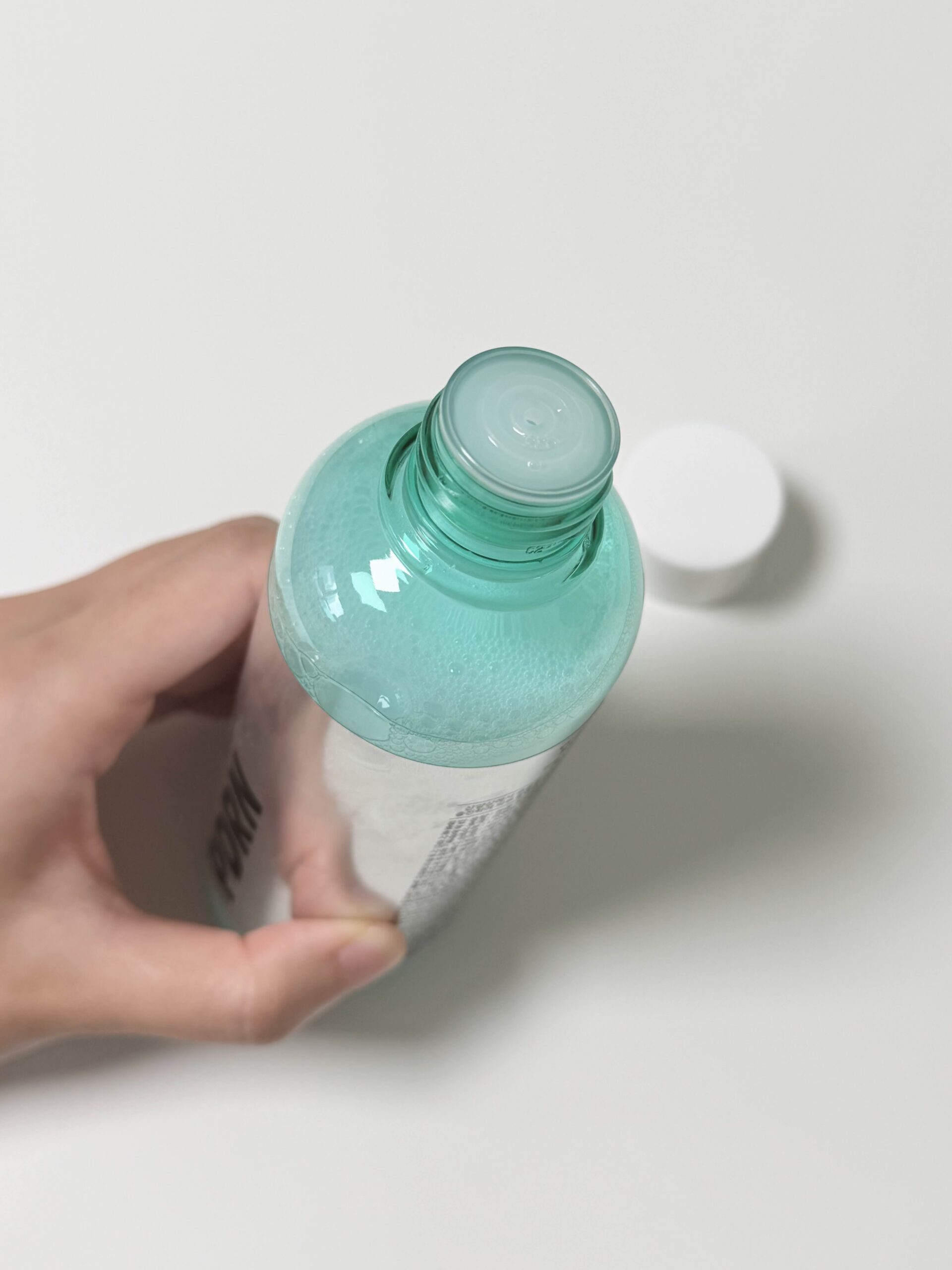 Removing the original toner stopper from Daiso VT PDRN Glow Toner