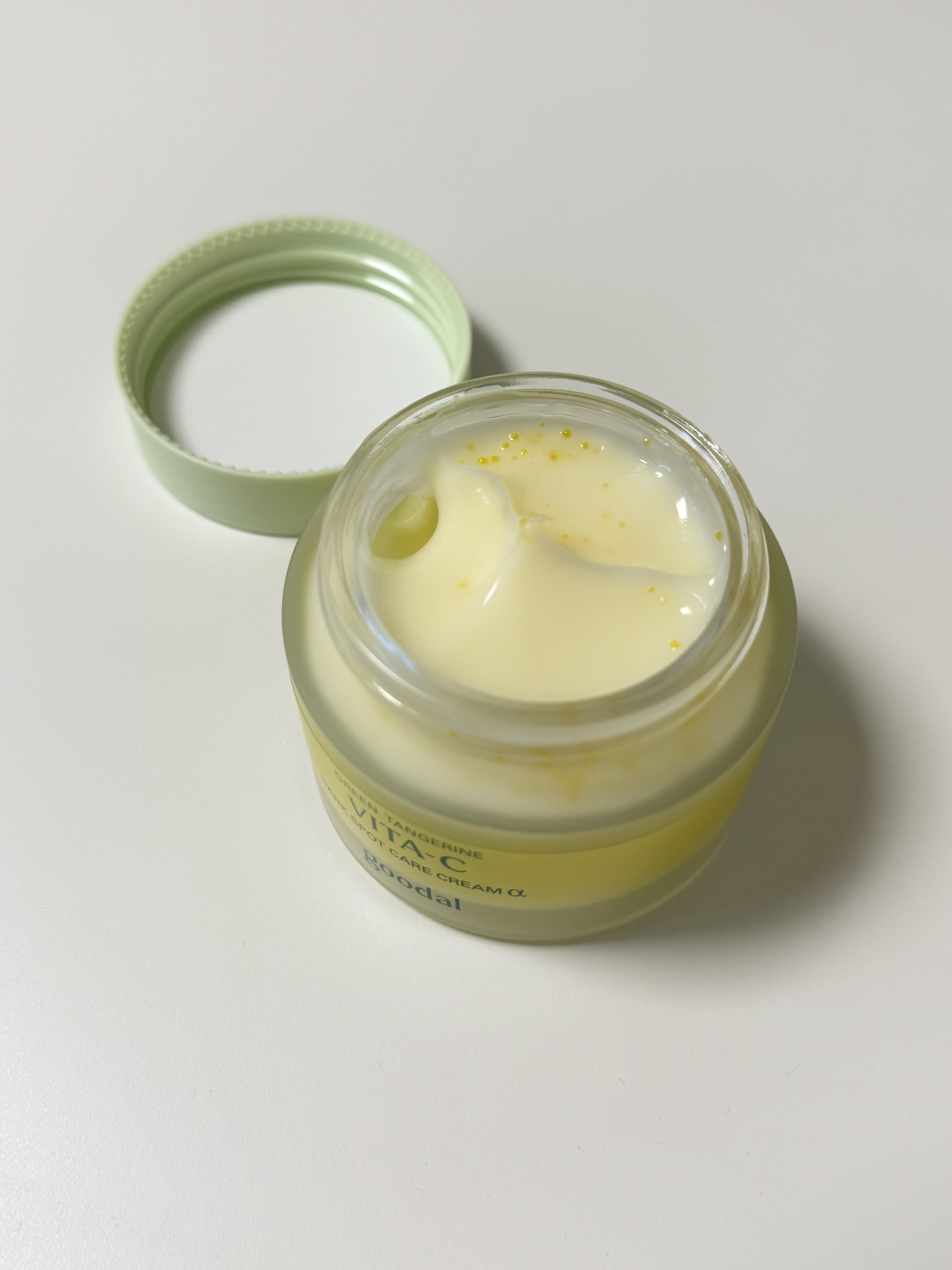 Goodal cream showing niacinamide and alpha-arbutin information