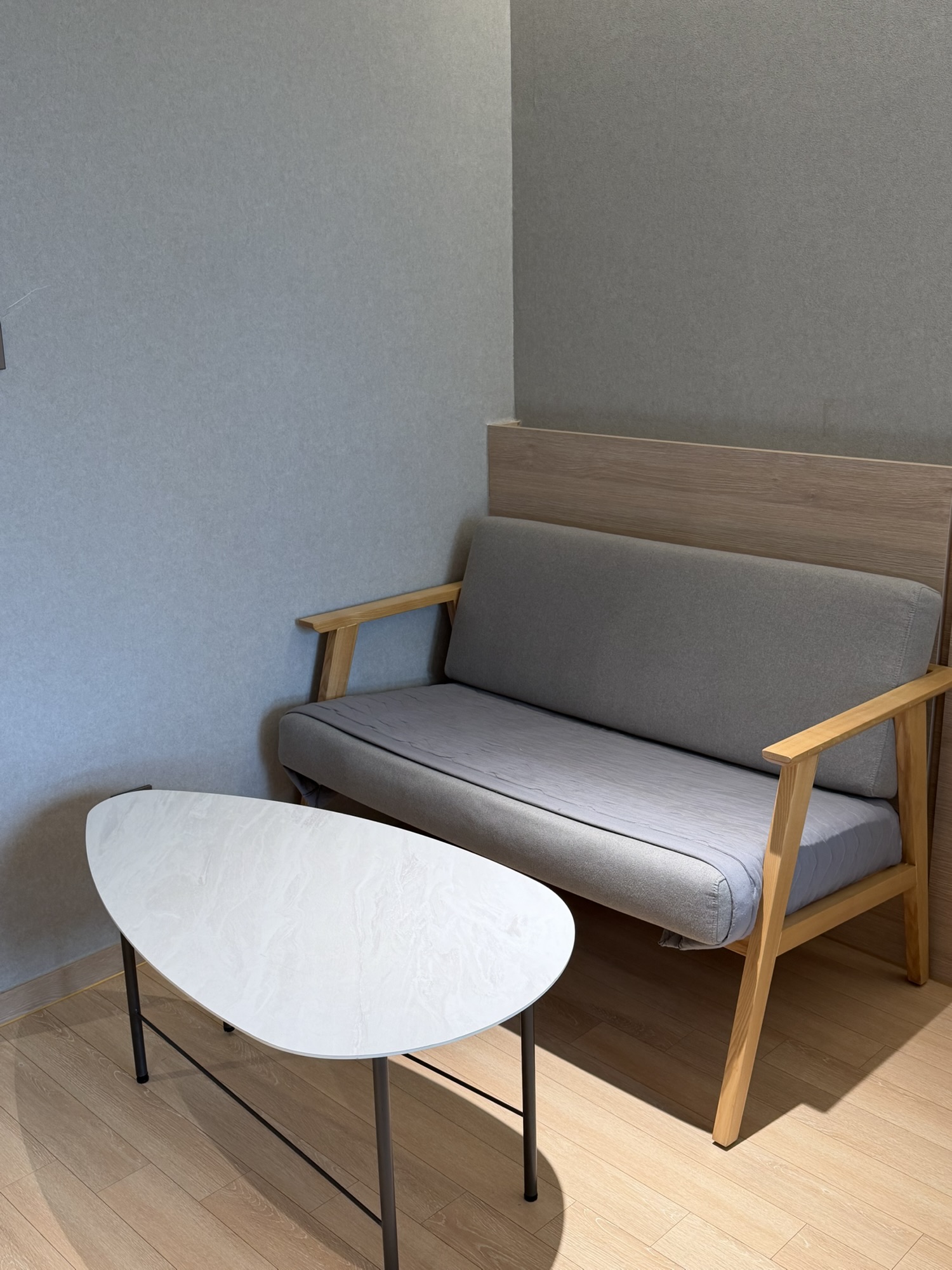 Sofa and table in Chestertons Sokcho Standard Double